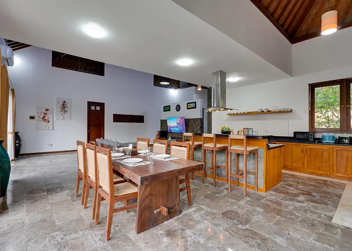 Villa Spacious 3br Baulinyuan With Pool Table Jimbaran